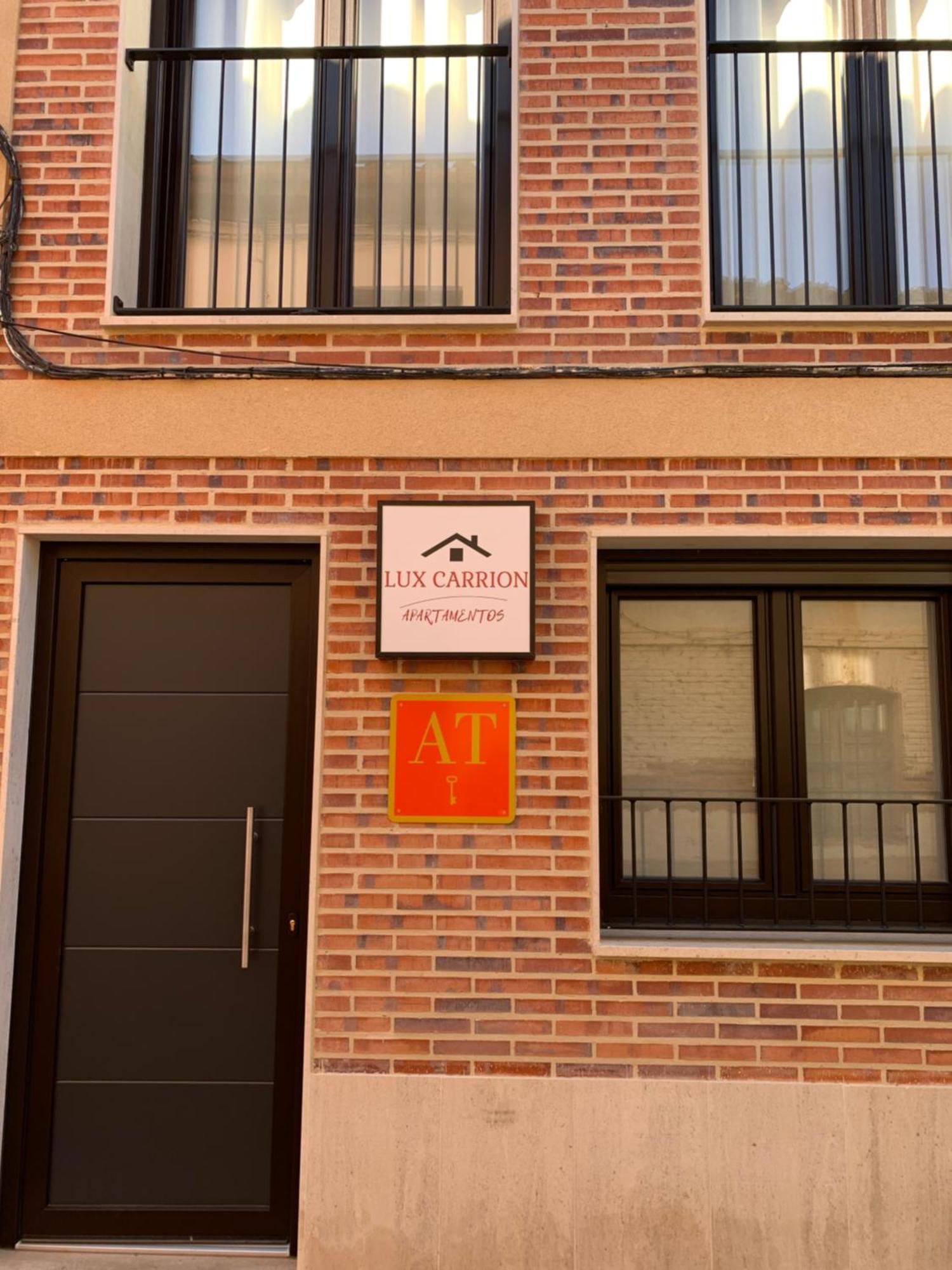 Apartamentos Lux Carrion Carrion De Los Condes Bagian luar foto